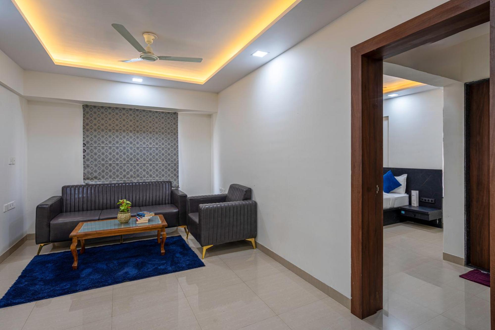 Staybird - Silver Oak, An Hotel, Kharadi Bed & Breakfast 3*
